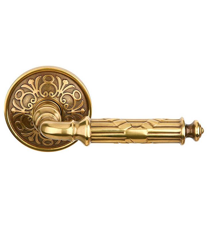 Classic Rosette Set With Elan Levers Right Hand passage In Antique Pewter Brass Door Handle. 